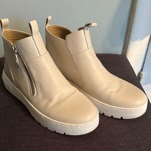 Vionic Brinkley Sneaker Ankle booties